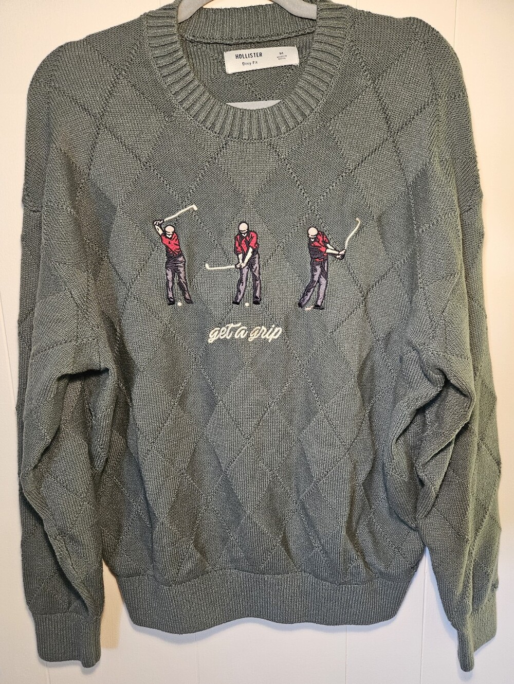Hollister Men’s Sage Green Diamond-Knit Crewneck Sweater with Golf Embroidery